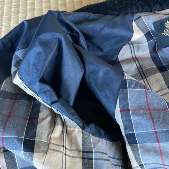 Barbour Ladies Jacket - Picture 8 of 10